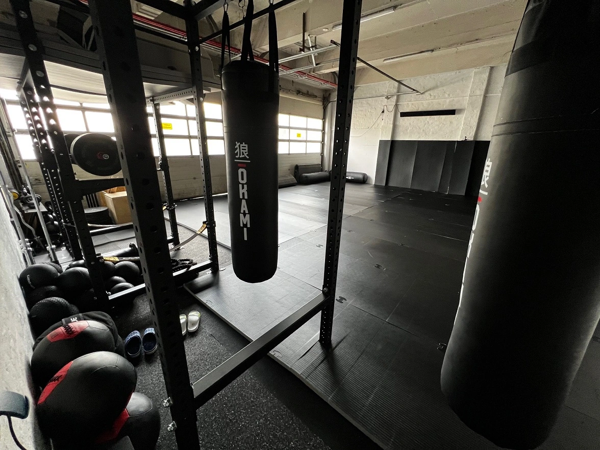 Fitnessrack und Boxsäcke Kampfsport Schule Essen KSG